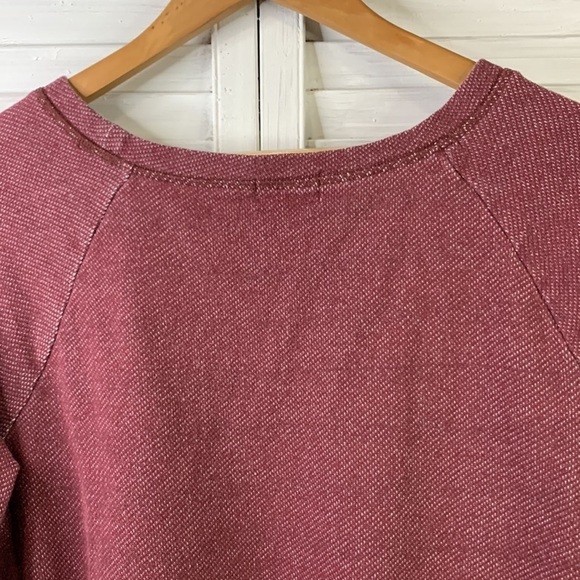 t6 Aztec print old navy burgundy cropped sweatshirt size small - Picture 6 of 11
